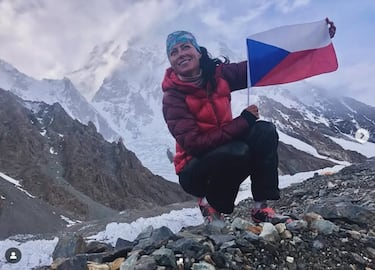 La escaladora checa Klara Kolouchova, durante una expedición en el Himalaya