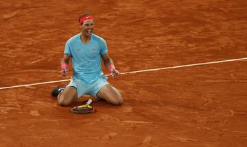 Rafa Nadal celebrando su victoria en Roland Garros por 13ª vez