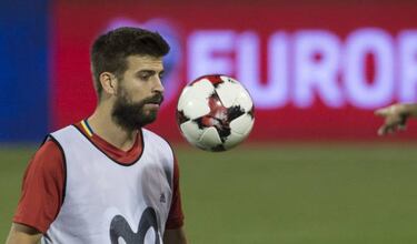 Piqué: whistles drown out applause at Spain v Albania