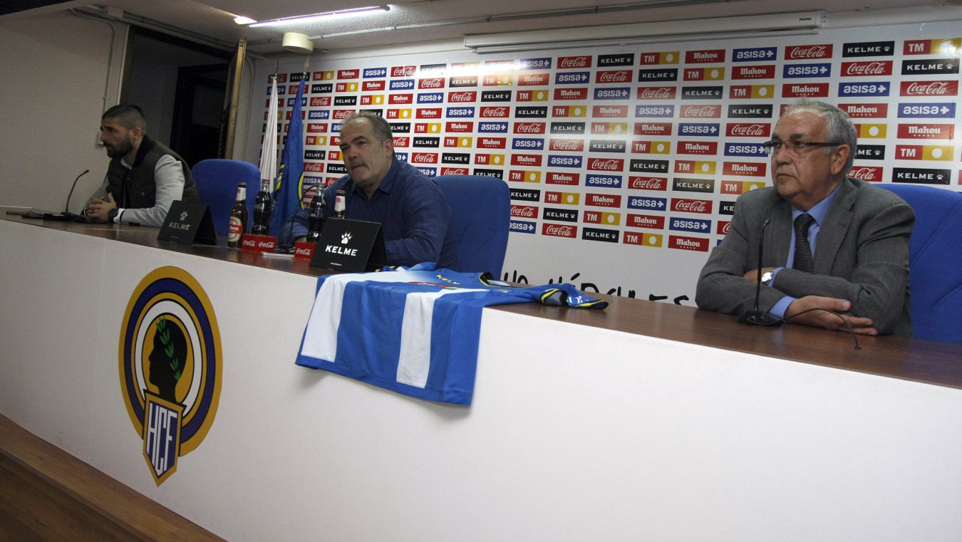 Visnjic, dialogante y cercano al jugador en su primer día