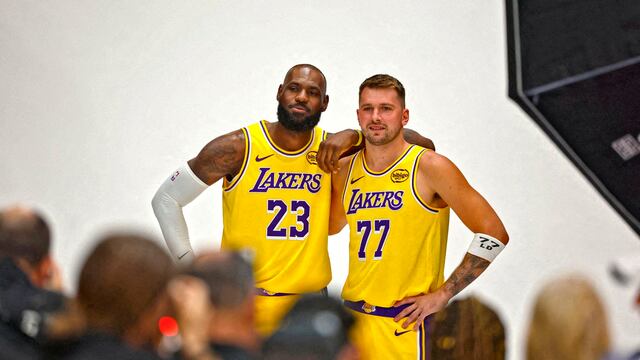LeBron has praised Doncic’s offseason transformation, highlighting his dedication, improved conditioning, and the influence it’s having on the Lakers.