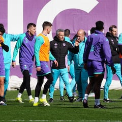 Primera toma de contacto de Escribá con la plantilla del Real Valladolid