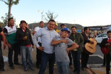 Fans en el Chivas vs América