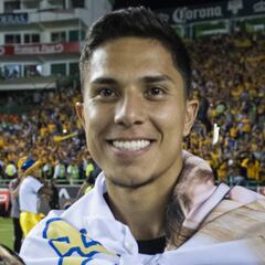 Carlos Salcedo: “Si por mí fuera, jugaría en Chivas”