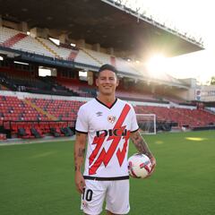 Iñigo Pérez confirma que James no estará ante el Barça: “Habrá que esperar para verle”