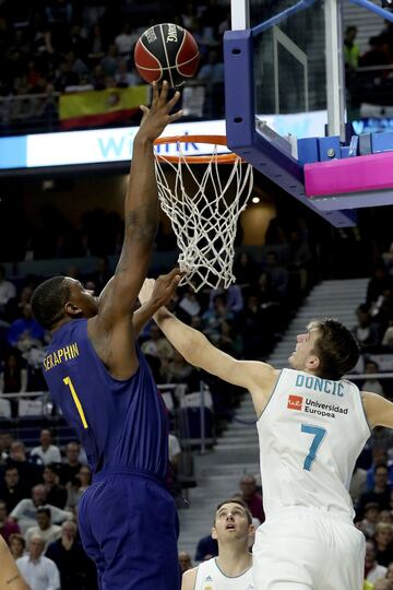 Kevin Seraphin y Doncic.