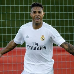 Mariano y Mayoral gustan al Sporting para su delantera