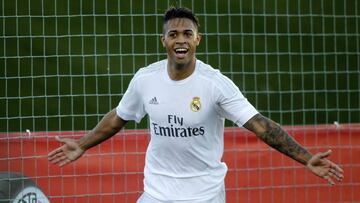 Mariano y Mayoral gustan al Sporting para su delantera