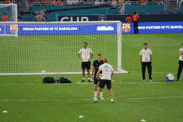 El Real Madrid realizó su práctica previa antes de El Clásico ante el FC Barcelona. 