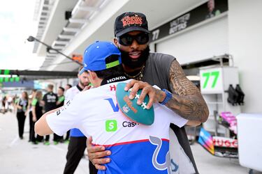 Odell Beckham y Yuki Tsunoda.