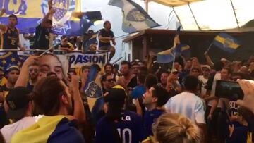 Los cánticos de los hinchas de Boca inundaron Barcelona