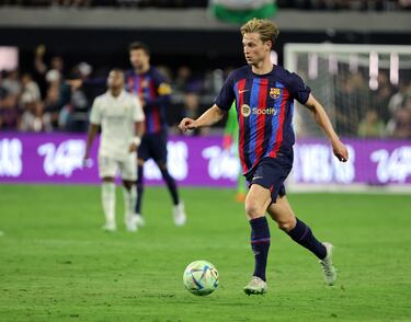 A loan deal, possible solution for Barça and De Jong