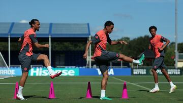 Soccer Football - FIFA Club World Cup - Bayern Munich Training - Wide World of Sports Complex, Orlando, Florida, U.S. - June 17, 2025 Bayern Munich's Jamal Musiala and Leroy Sane during training REUTERS/Amanda Perobelli