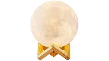 10 regalos originales de San Valentn: desde una lmpara de luna 3D hasta un reloj Casio