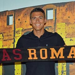 Héctor Moreno ya presume los colores de la Roma