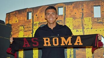 Héctor Moreno ya presume los colores de la Roma