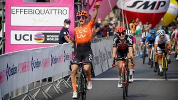 Vos celebra un nuevo triunfo en el Giro Rosa.