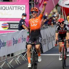 Vos hace suya la quinta etapa; Van Vleuten, líder sólida