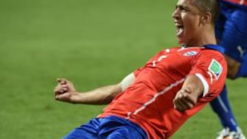 GOLEADOR. Alexis celebra un gol con Chile en el Mundial de Brasil frente a Australia.