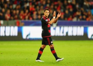 Los rostros de Javier Chicharito Hernández tras marcar su primer gol con el Bayer Leverkusen en Champions.