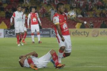 Con un doblete de Luis Páez y un gol de penal de Miguel Borja, Santa Fe venció 3-0 a Cortuluá en El Campín.