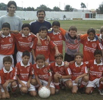 Sin embargo, debido a su calidad fichó con Instituto de Córdoba cuando era todavía un niño