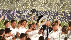 MADRID, SPAIN - JULY 16: Sergio Ramos the Madrid captain lifts the La Liga trophy during the Liga match between Real Madrid CF and Villarreal CF at Estadio Alfredo Di Stefano on July 16, 2020 in Madrid, Spain. (Photo by Denis Doyle/Getty Images)