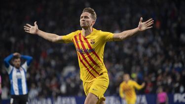 Luuk de Jong saves Xavi’s skin