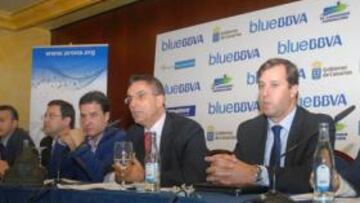 <b>ACTO. </b>Reverón, alcalde de Arona, con De la Morena, habló del torneo. autoridades .