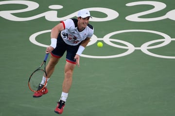 De nuevo Andy Murray llegaba en plena forma al año olímpico. Esta vez fue en Río de Janeiro donde consiguió su segundo oro olímpico. Venció en la finalal argentino Juan Martín Del Potro.