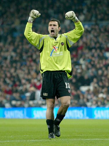 El equipo valenciano fue el último club en el que jugó Molina antes de su retirada. Disputó 34 partidos en la única temporada en la que estuvo, la 2006-07. 