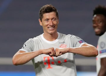 Al delantero polaco del conjunto alem¨¢n se le atribuyen unas ganancias de 23.500.000 millones de euros. Lewangoalski, como es conocido, era uno de los claros favoritos a ganar el Bal¨®n de Oro, pero la pandemia del coronavirus ha hecho que France Football, deje el premio desierto en esta edici¨®n.