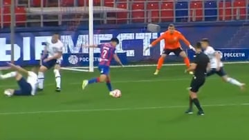 En duelo de chilenos, Dávila convirtió su primer gol en Rusia: ¡fantástica definición!