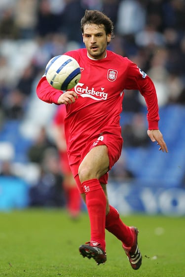 En su primera temporada solo anotó 2 goles tras jugar 15 partidos. Su segunda temporada fue más goleadora. En la segunda temporada en el Liverpool, anotó 10 goles y al final de temporada regresó a España para jugar en el Valencia. 