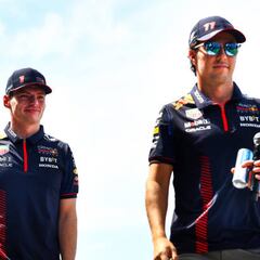 Checo Pérez encaró a Max Verstappen en el GP de Arabia Saudita