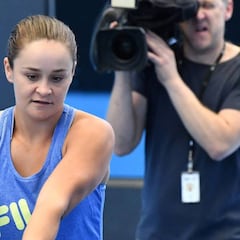 Djokovic y Barty continúan como líderes del tenis mundial