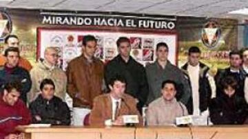 <b>LOS JUGADORES COBRARÁN.</B> La operación fructificó después de que Martín Berrocal ingresará más de 300.000 euros en una sucursal bancaria de Logroño para afrontar mañana el pago de las nóminas que se adeudan a los jugadores del Logroñés.