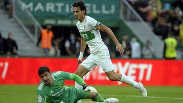 Pere Milla marca ante Courtois.