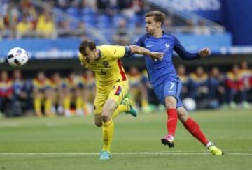 Antoine Griezmann y Vlad Chiriches.