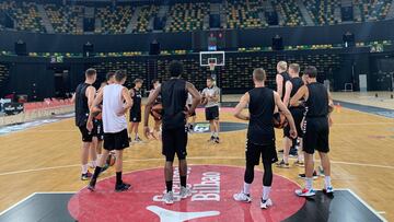 Primera sesión del Bilbao Basket, en Miribilla