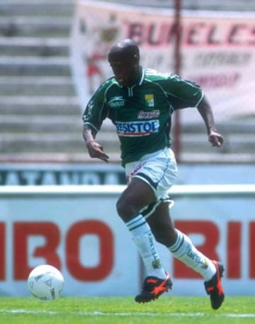 Hernán Medford militó en el Pachuca de 1994 a 1997; León, de 1997 a 2000 y Necaxa, de 2000 a 2002.