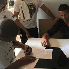 Otro contratiempo por Mbappé: renueva su contrato con Nike