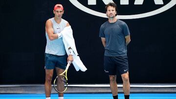 Nadal completa una sesi&oacute;n de entrenamiento en Melbourne junto a Carlos Moy&aacute;.