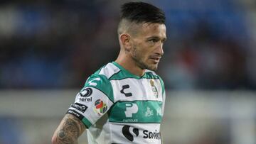 Santos confirma fractura de tibia y peroné de Brian Lozano