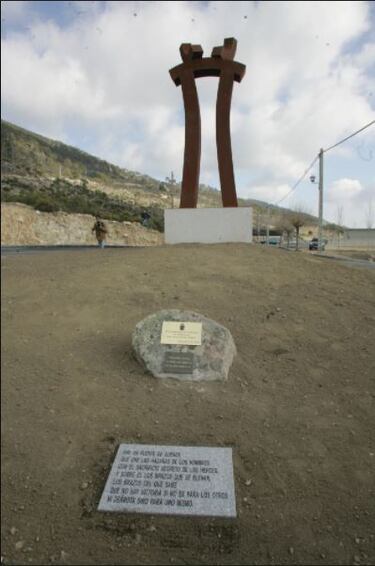 2006. Se inaugura en su pueblo natal de El Barraco (?vila) una calle y una escultura con el nombre de Jos Mara Jimnez "El Chava".