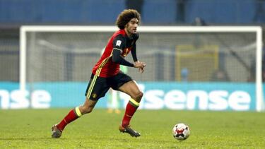 Fellaini undecided on Manchester United future
