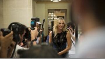 Sharapova causa baja por una lesión en su hombro derecho