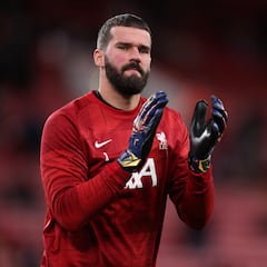 Atajada de Alisson a Jefferson Lerma, nominada a la mejor del mes