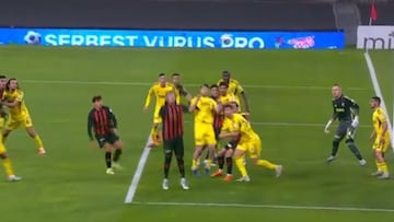 La asistencia de Lichnovsky que revive a su equipo en Turquía: ¡cabezazo brutal!