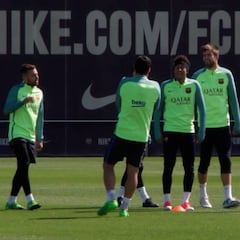 Neymar sonríe antes de su regreso ante el Espanyol